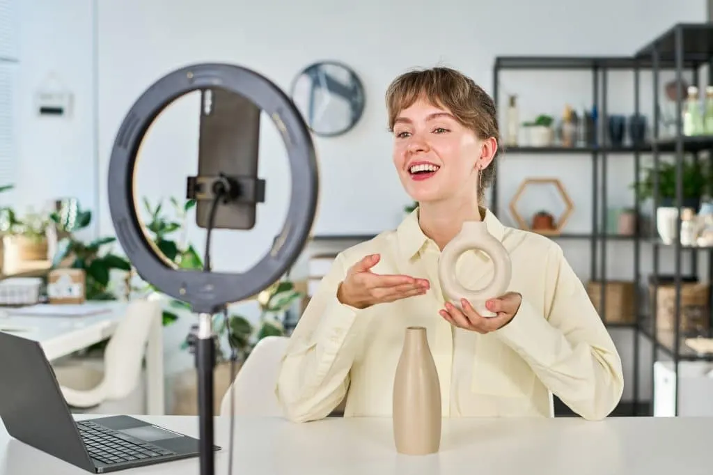 Communication publicitaire : réécrire un titre en moins de 100 caractères