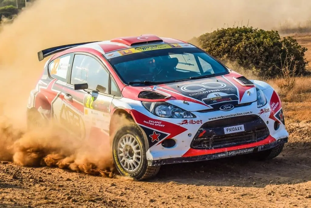 rally driver: discover the profession and the skills required of an off-road sports driving professional.