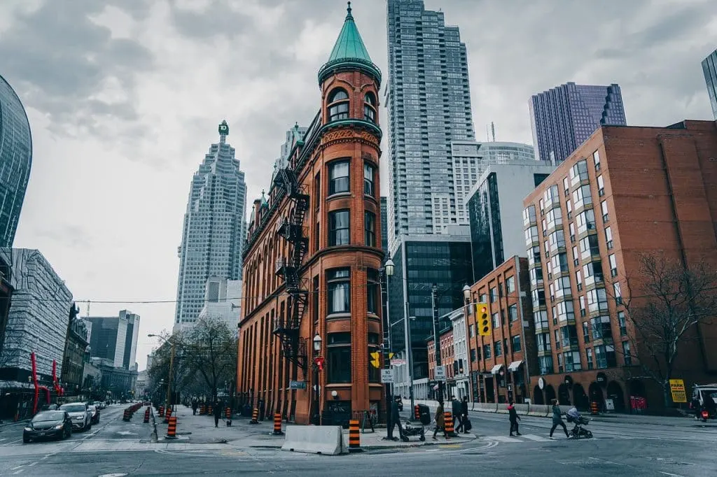 découvrez le canada, un pays riche en paysages époustouflants, cultures diversifiées et expériences uniques. explorez ses vastes parcs nationaux, ses villes dynamiques comme toronto et montréal, et laissez-vous séduire par l'hospitalité canadienne.