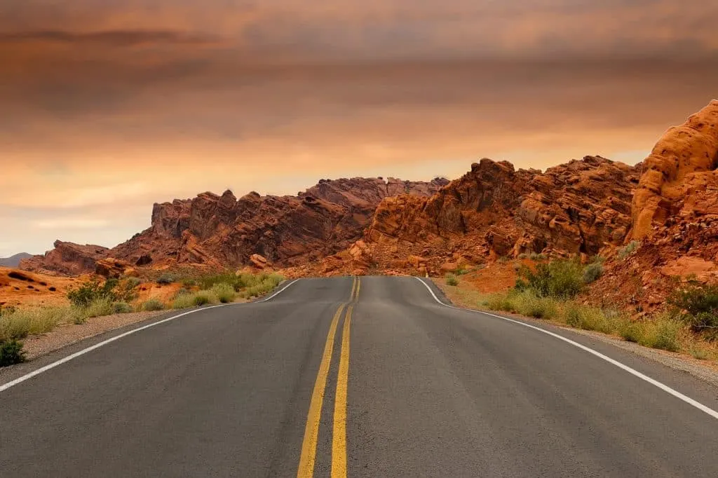 découvrez le nevada, un état fascinant des états-unis connu pour ses paysages désertiques époustouflants, ses villes animées comme las vegas, et ses opportunités d'aventure en plein air. plongez dans l'histoire, la culture et les attractions uniques que cet état a à offrir.