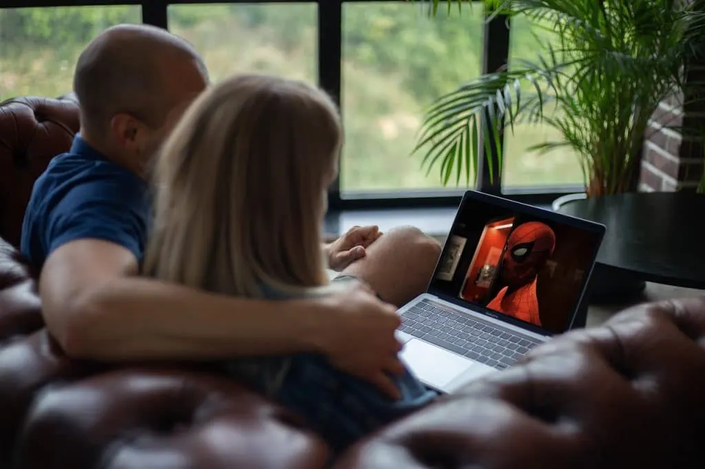 The approach is also analytical. By focusing on data and user feedback, AMC adapts its offering to meet the changing needs and desires of its audience. The platform uses this method to adjust its content in real time, as demonstrated by the effective promotion of Dark Winds.