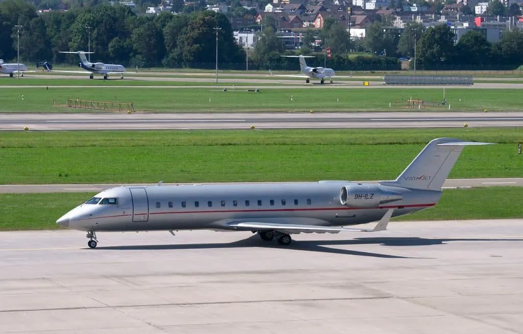 découvrez le monde des jets privés avec notre guide complet. explorez les avantages, les services offerts, et les meilleures options pour voyager en toute élégance et confort. partez à l'aventure sans compromis.
