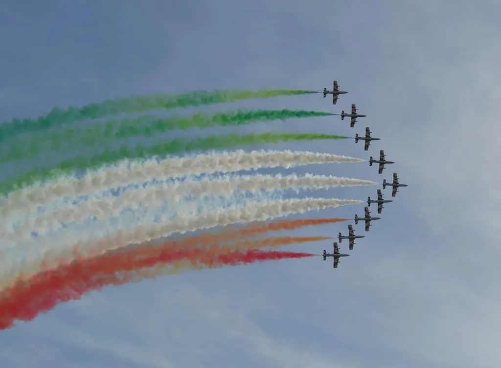 Discover everything about the Air Force: its history, missions, iconic aircraft, and key role in defense. Information, news, and highlights about air forces around the world.