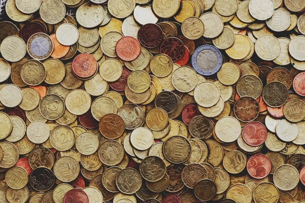 With a recent increase in credit card processing fees, which average 2.35% per transaction, small businesses are struggling to maintain their profit margins. When a customer chooses to