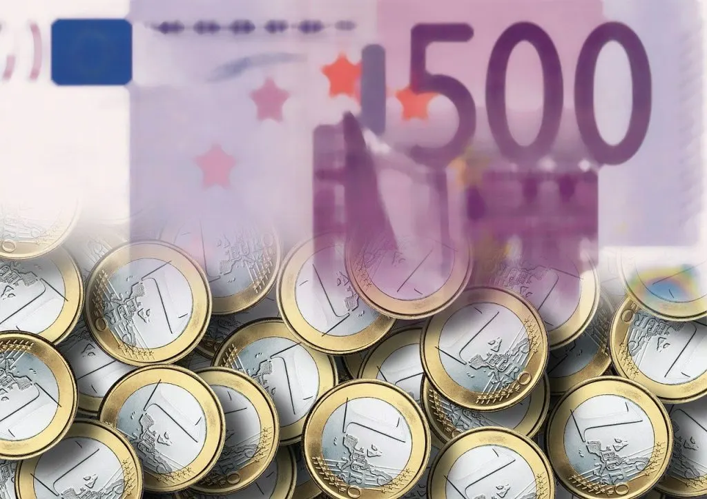 Análisis de los efectos de las políticas gubernamentales en el crecimiento económico