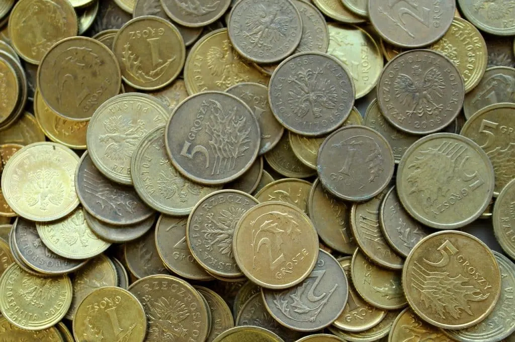 découvrez les causes et les conséquences de la pénurie de pièces de un centime, ainsi que les solutions proposées pour y remédier.