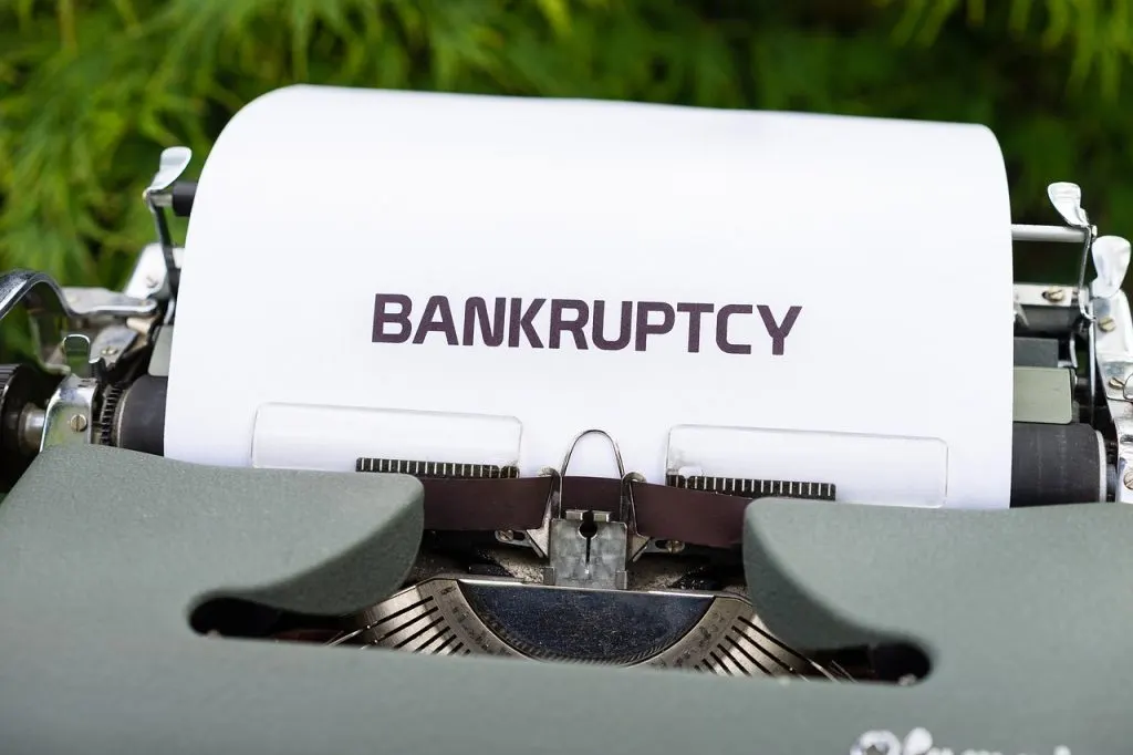 découvrez tout ce qu'il faut savoir sur les faillites : causes, procédures, conséquences et solutions pour surmonter les difficultés financières.