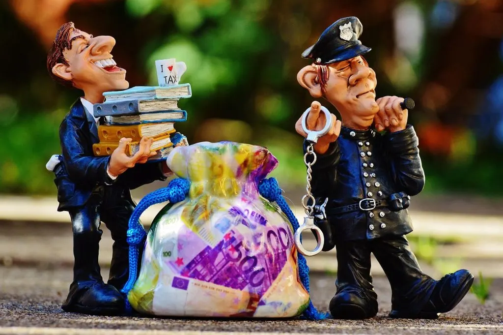 découvrez comment identifier et vous protéger contre les fraudeurs fiscaux. conseils et informations pour éviter les arnaques liées à la fraude fiscale.