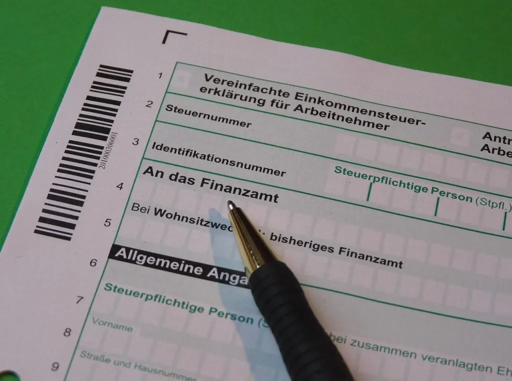 découvrez tout ce qu'il faut savoir sur les taxes : définitions, calculs, obligations et conseils pour optimiser votre fiscalité.