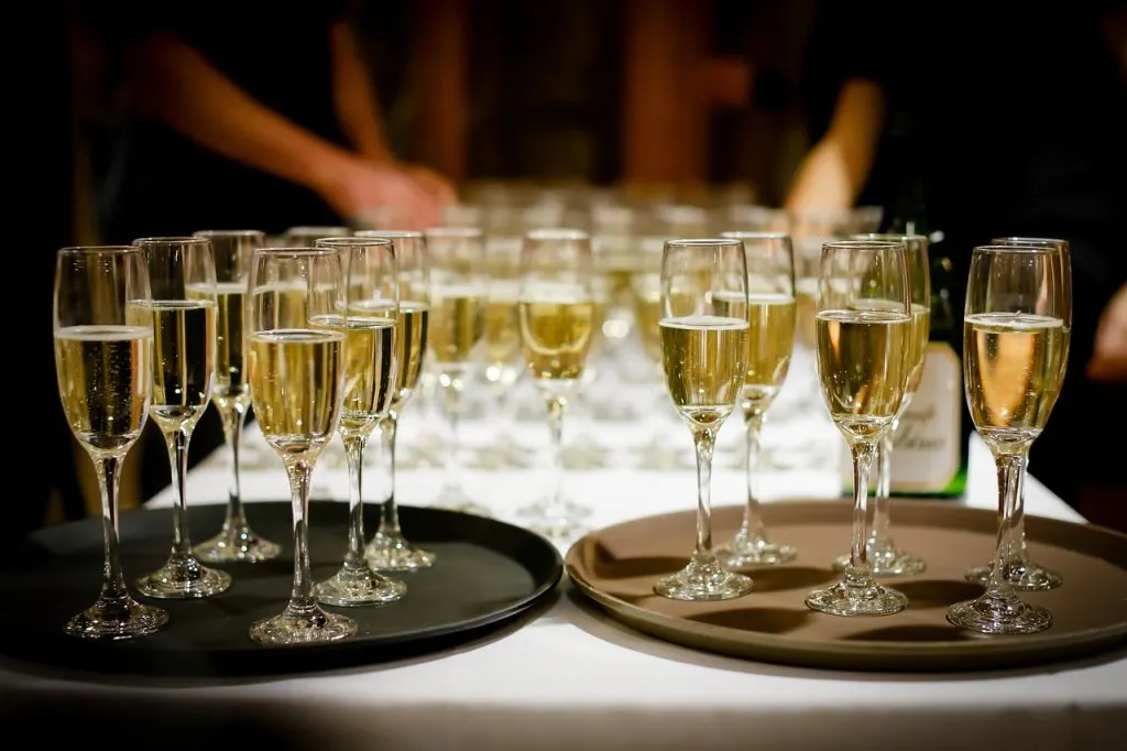 découvrez notre service de catering professionnel pour tous vos événements : repas personnalisés, qualité et fraîcheur garanties pour satisfaire vos invités.