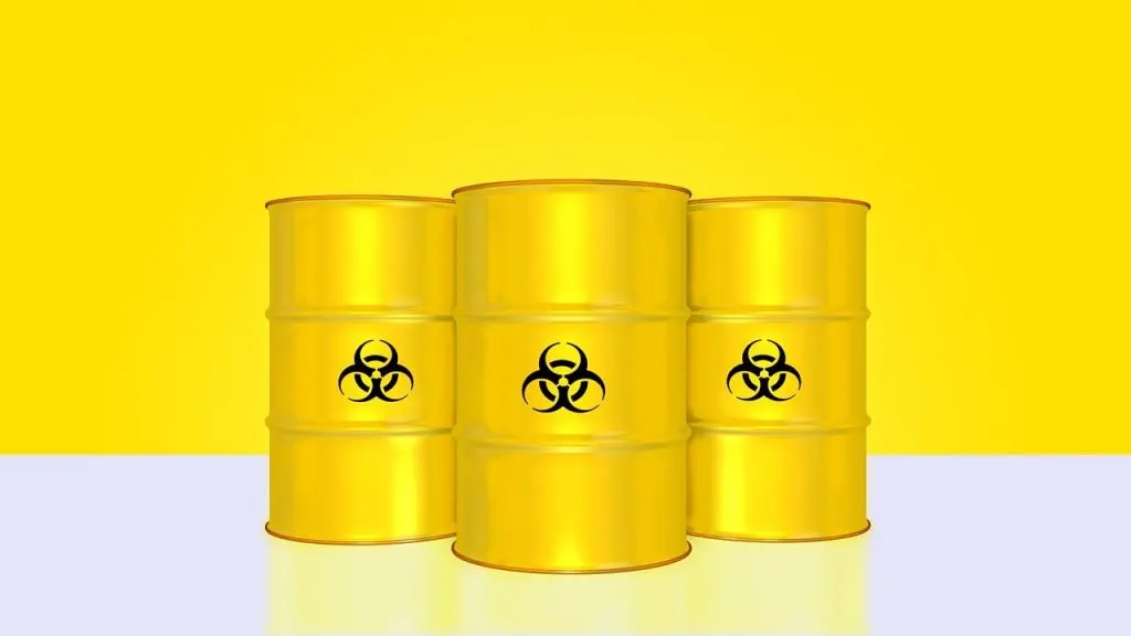 stockage illégal de déchets dangereux : risques, conséquences et réglementation pour protéger l'environnement et la santé publique.