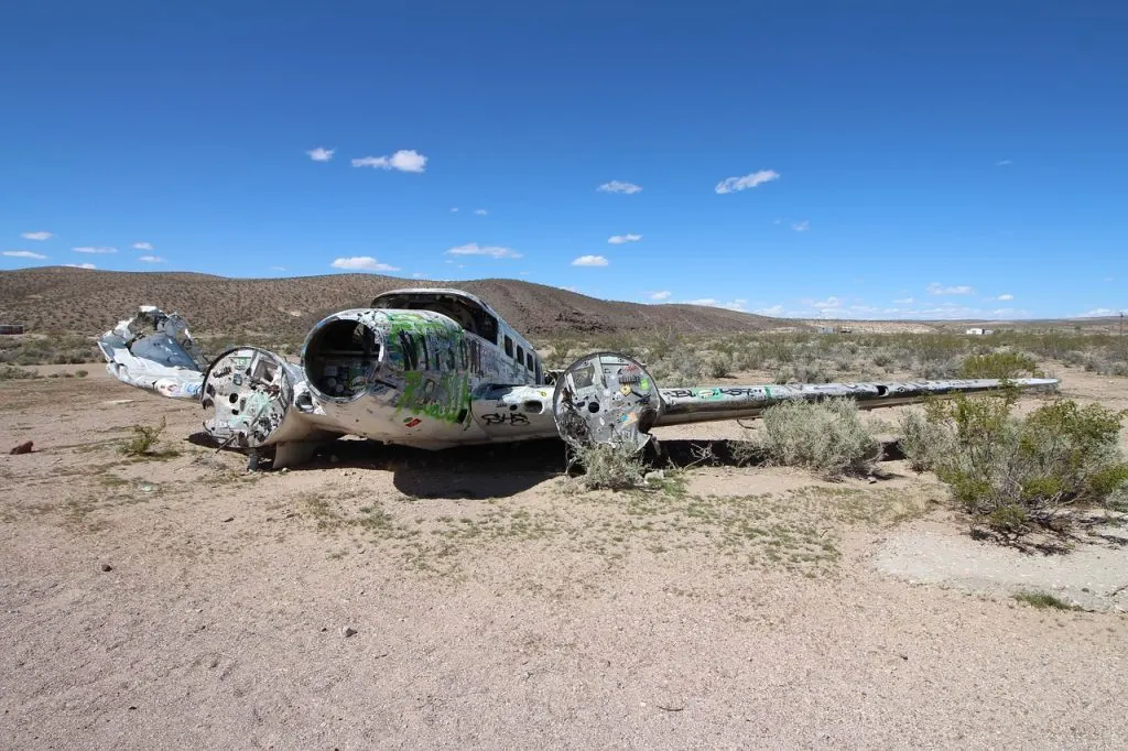 découvrez des informations détaillées et analyses sur les crashes d'avions, leurs causes, et les mesures de sécurité aérienne.