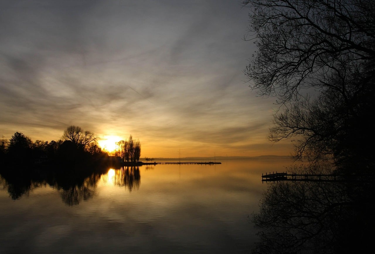 Esta es una oportunidad única para que la India reinvente su panorama bancario. Al tomar medidas decisivas contra los bancos en la sombra, el país no sólo podría fortalecer su sistema financiero sino también mejorar su reputación en el escenario internacional. Si estos esfuerzos dan frutos, la India podría convertirse en un ejemplo para otros países que enfrentan desafíos similares en materia de regulación bancaria.