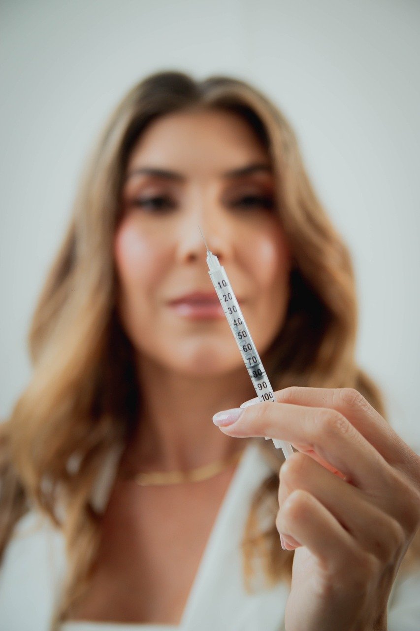 découvrez nos traitements anti-âge efficaces pour ralentir le vieillissement, revitaliser votre peau et retrouver une apparence jeune et éclatante.