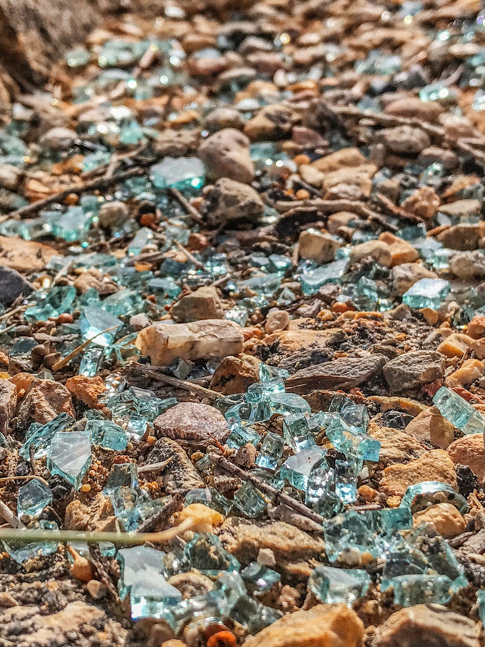 découvrez tout ce qu'il faut savoir sur le vol : définitions, conséquences juridiques et conseils pour prévenir les actes de délit liés au vol.