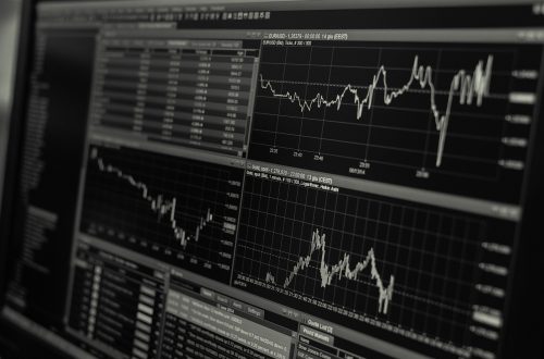découvrez tout ce qu'il faut savoir sur les stocks : gestion, types, optimisation et stratégies pour améliorer la performance de votre entreprise.